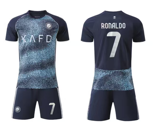 Ensemble de soccer - Ronaldo bleu marine et bleu clair en polyester, pour garçon, vue de face et de dos.