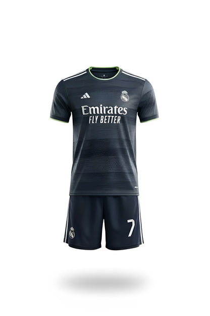 Ensemble de soccer - Ronaldo noir et vert fluo, maillot manches courtes et short, polyester, pour garçon, vue de face.
