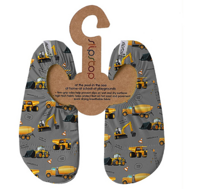 Slip Stop chaussures d'eau grises avec motifs engins de chantier jaunes, tissu respirant, enfant, vue de dessus packaging
