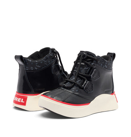 Bottes Mi-Saison OUT N ABOUT IV - Sorel noirs en cuir et tissu imperméable, détails bleus, semelle blanche et rouge, vue profil arrière et avant