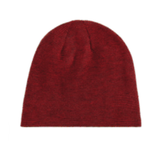Tuque d'hiver Reversible Bug - Spyder rouge bordeaux en polyester recyclé, style garçon, vue de dessus plate.