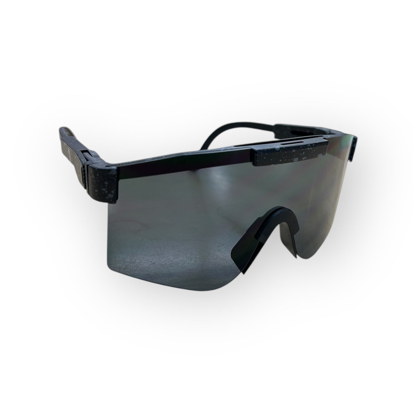 Lunettes de soleil - Kids Windshield avec verres gris foncé et branches noires extensibles, pour enfant, vue de face.