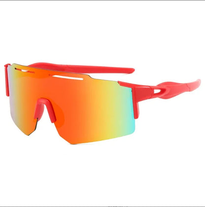 Lunettes de soleil - Kids rouges avec verres miroirs dégradés orange, jaune et bleu, style sport, vue de profil.
