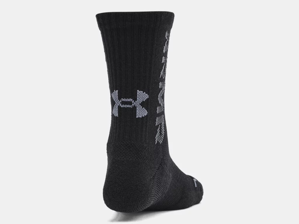 3 Paires de bas - Under Armour noirs en maille respirante avec logo gris, chaussettes unisexes, vue de dos chaussées