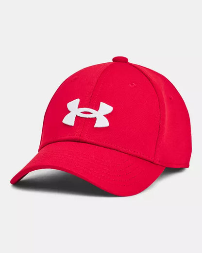 Casquette - UA Blitzing Under Armour rouge avec logo blanc, tricot texturé, pour garçon, vue de trois quarts face.