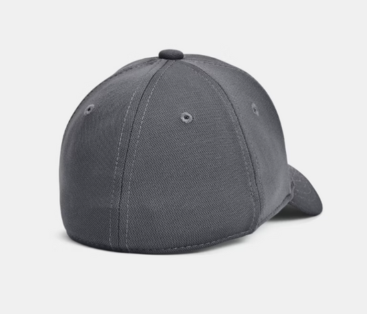 Casquette - UA Blitzing Under Armour grise en tricot texturé extensible avec bandeau élastique, pour garçon, vue de dos.