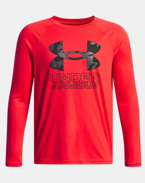 Chandail - Under Armour rouge à manches longues avec logo noir camouflage devant, tissu technique, pour garçon, vue de face.