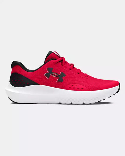 Espadrilles  UA Surge 4 - Under Armour rouges et noires en mesh léger avec semelle blanche, pour enfant, vue de profil droit.