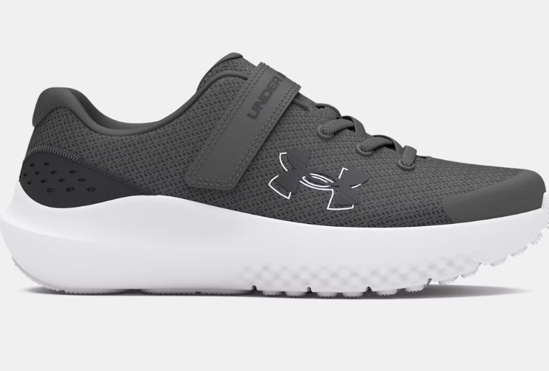 Espadrilles - UA Surge 4 AC Under Armour gris foncé en mesh léger, bride scratch, semelle blanche, garçon, vue de profil droit