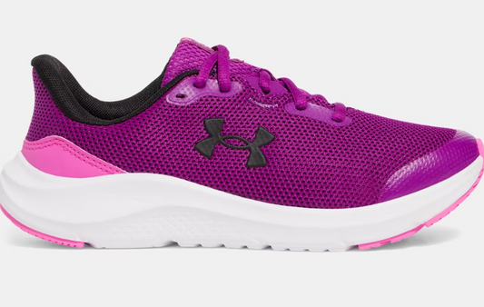 Espadrilles -  UA GGS Pursuit 4 Under Armour violettes et roses en maille légère, semelle blanche, pour fille, vue de profil droit.