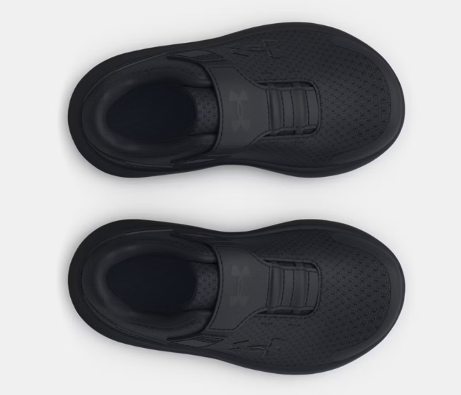 Espadrilles Surge 4 AC - Under Armour noires en mesh respirant, bride scratch, pour garçon, vue de dessus