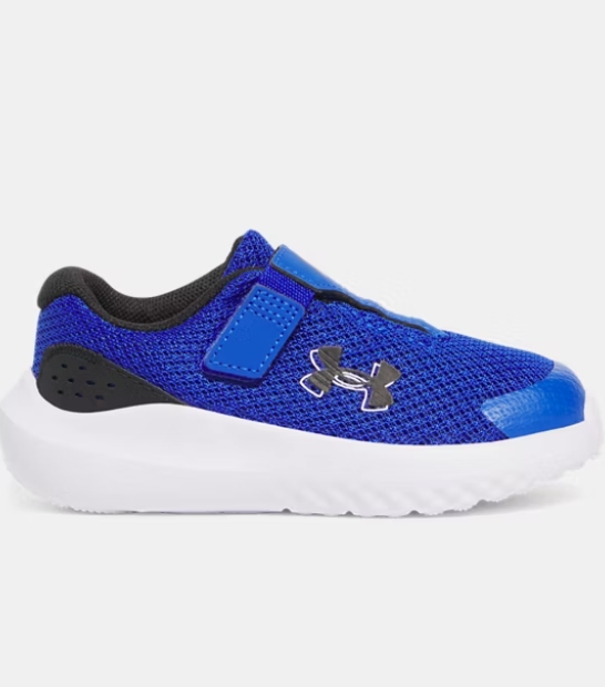 Espadrilles - UA Surge 4 AC - Under Armour bleu roi à tige en filet, sangle autoagrippante, semelle blanche, pour garçon, vue de profil droit
