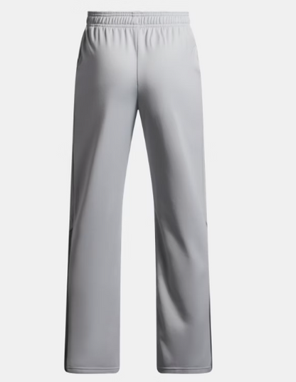 Pantalon UA Brawler 3.0 Tapered - Under Armour gris clair en tricot doux avec taille élastique pour garçon, vue de dos.