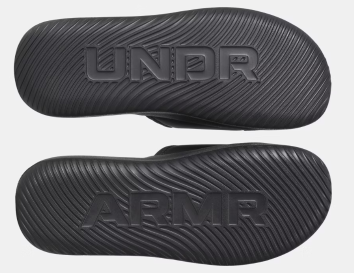 Sandales - UA Ignite Pro 8 Under Armour noires, semelle caoutchouc antidérapante, style gougounnes, vue de dessous garçon.