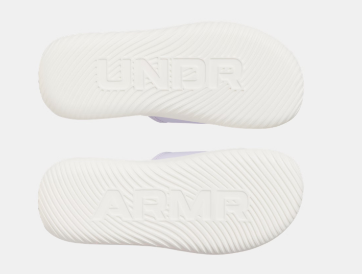 Sandales - UA Ignite Pro 8 Under Armour blanches vue de dessous avec semelle antidérapante en caoutchouc pour fille.