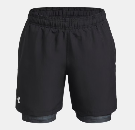 Short 2-en-1 UA Tech™ Wove - Under Armour noir avec short imprimé HeatGear® intégré, pour garçon, vue de face.
