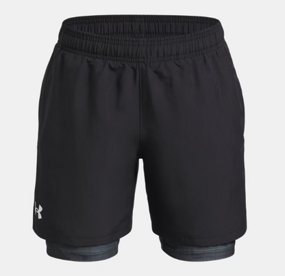 Short 2-en-1 UA Tech™ Wove - Under Armour noir avec short imprimé HeatGear® intégré, pour garçon, vue de face.