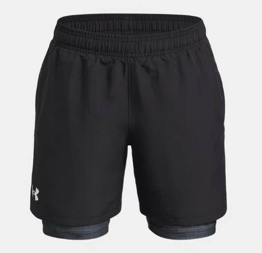 Short 2-en-1 UA Tech™ Wove - Under Armour noir avec short imprimé HeatGear® intégré, pour garçon, vue de face.