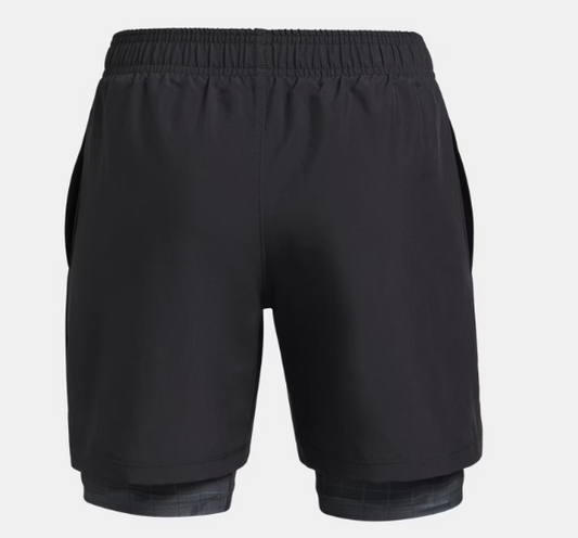 Short 2-en-1 UA Tech™ Wove - Under Armour noir, textile tissé léger avec short imprimé HeatGear®, pour garçon, vue de face.