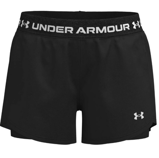 Short Play Up - Under Armour noir en tissu léger avec logo blanc, taille élastique, pour fille, vue de face.