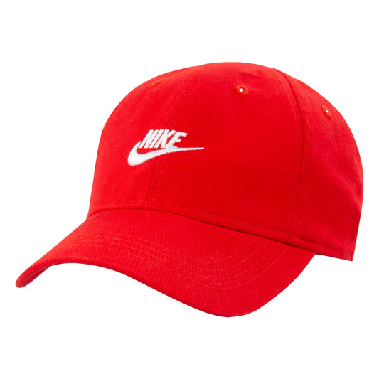 Casquette - Nike rouge en coton 100% avec logo blanc brodé, style sport, vue de trois quarts avant réglable