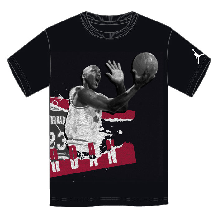 T-Shirt - Jordan noir avec illustration basket-ball en blanc et rouge, style streetwear, vue de face, coton.