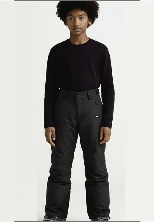 Pantalon de neige - Quiksilver noir en tissu technique, coupe droite, porté par enfant, vue de face.