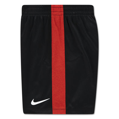 Ensemble - Nike short noir avec bande rouge centrale, logo blanc, polyester, vue de face, enfant.