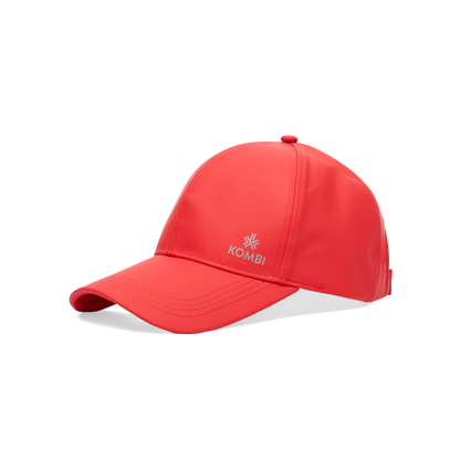 Casquette - Kombi imperméable rouge vif avec logo blanc, tissu synthétique, ajustable, vue trois quarts droite, galerie position 1.