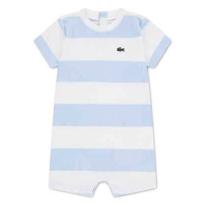 Ensemble 1 pièce - Lacoste en piqué doux blanc et bleu clair à rayures, manches courtes, vue de face, taille bébé garçon.