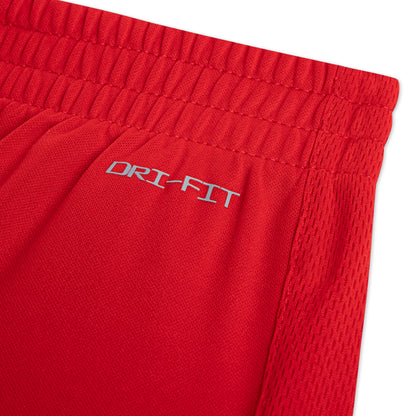 Détail du Short - Nike rouge en polyester 100% avec taille élastique et inscription DRI-FIT, vue rapprochée