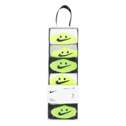 Boîte de 6 Paires de bas - Nike, coton blanc, gris et vert fluo avec logo noir, style sport, vue de face, taille enfant.