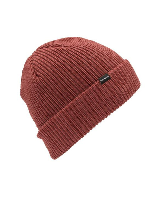 Tuque d'hiver - Volcom en tricot bordeaux à revers avec étiquette logo noire vue de face