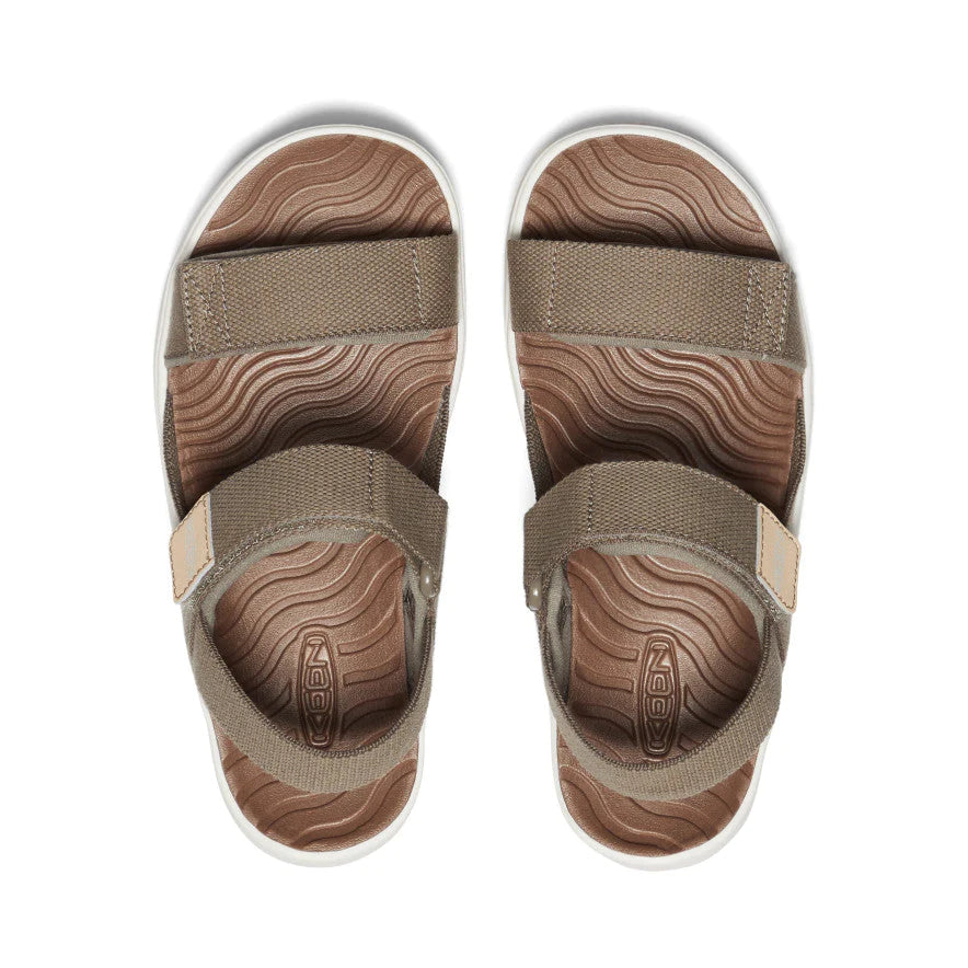 Sandales Elle Backstrap - Keen pour fille, bride arrière beige, semelle marron avec relief ondulé, vue de dessus.