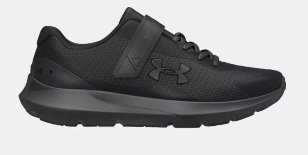 Espadrilles Surge - Under Armour noires en filet respirant, semelle épaisse, vue de profil droit.